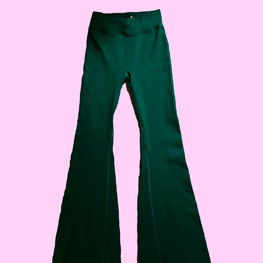 Green Amazon Flare Leggings